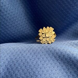 Elegant Silver Cluster Ring